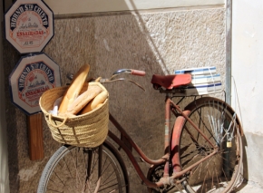 Palma - Gasse mit Fahrrad